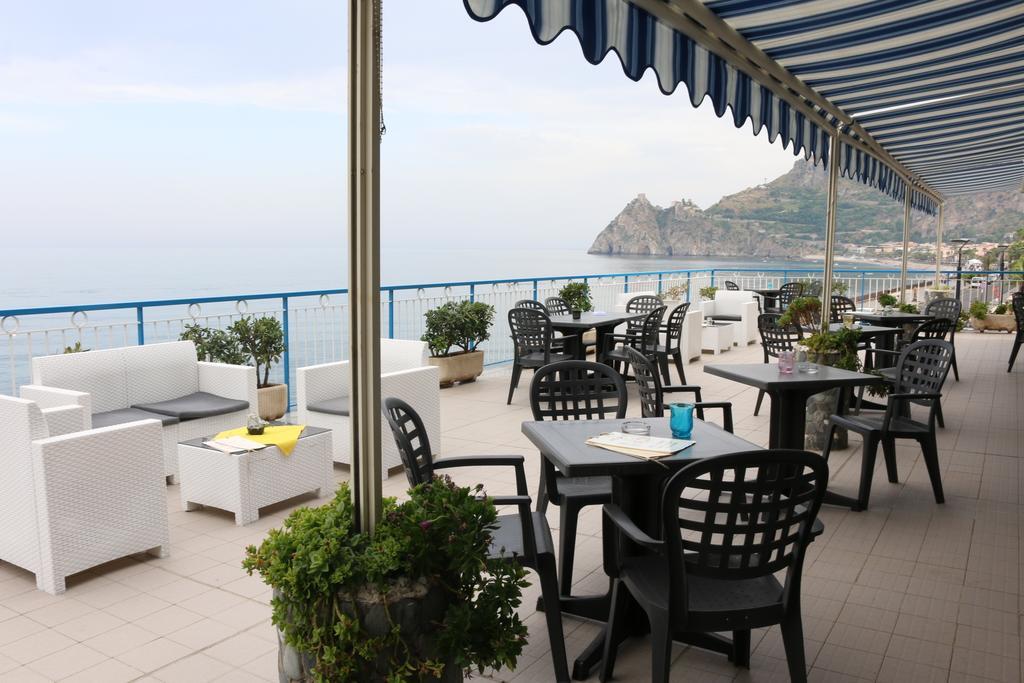 肯尼迪酒店 SantʼAlessio Siculo 外观 照片